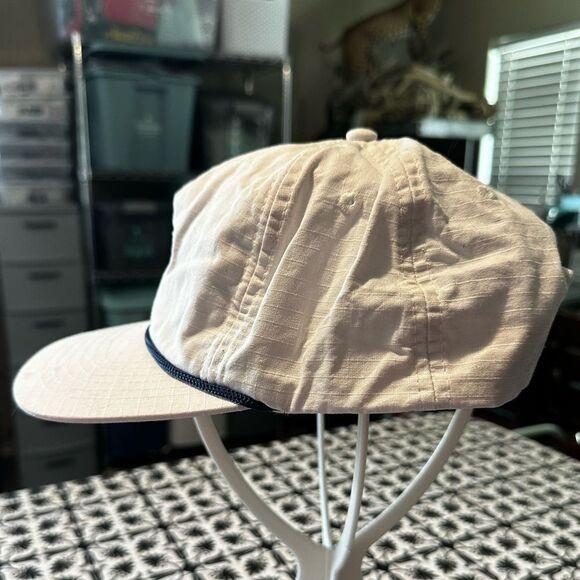 Birddogs - white adjustable flat brim hat with pink bird embroidery - Picture 2 of 6